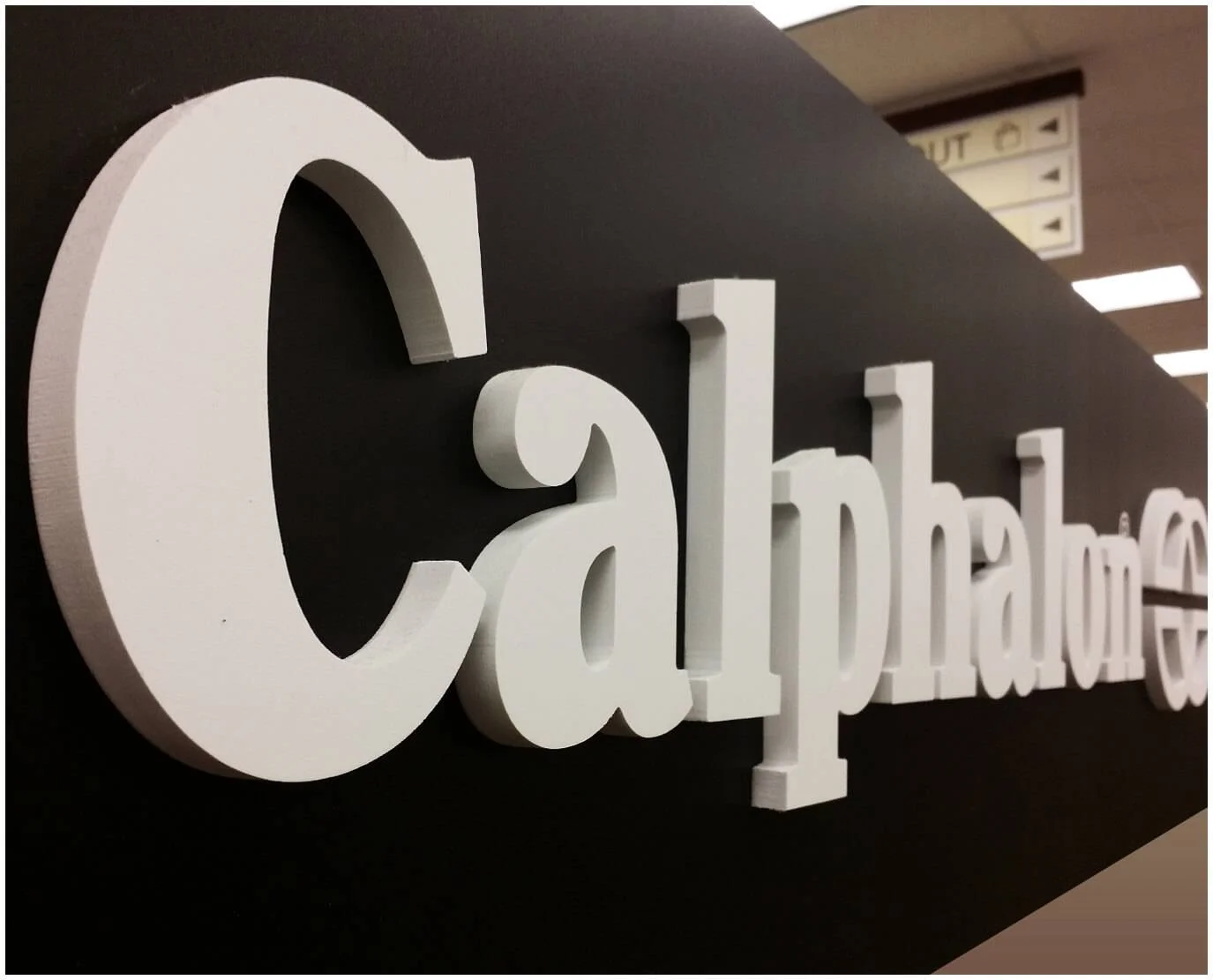 custom plastic letters sign for calphalon