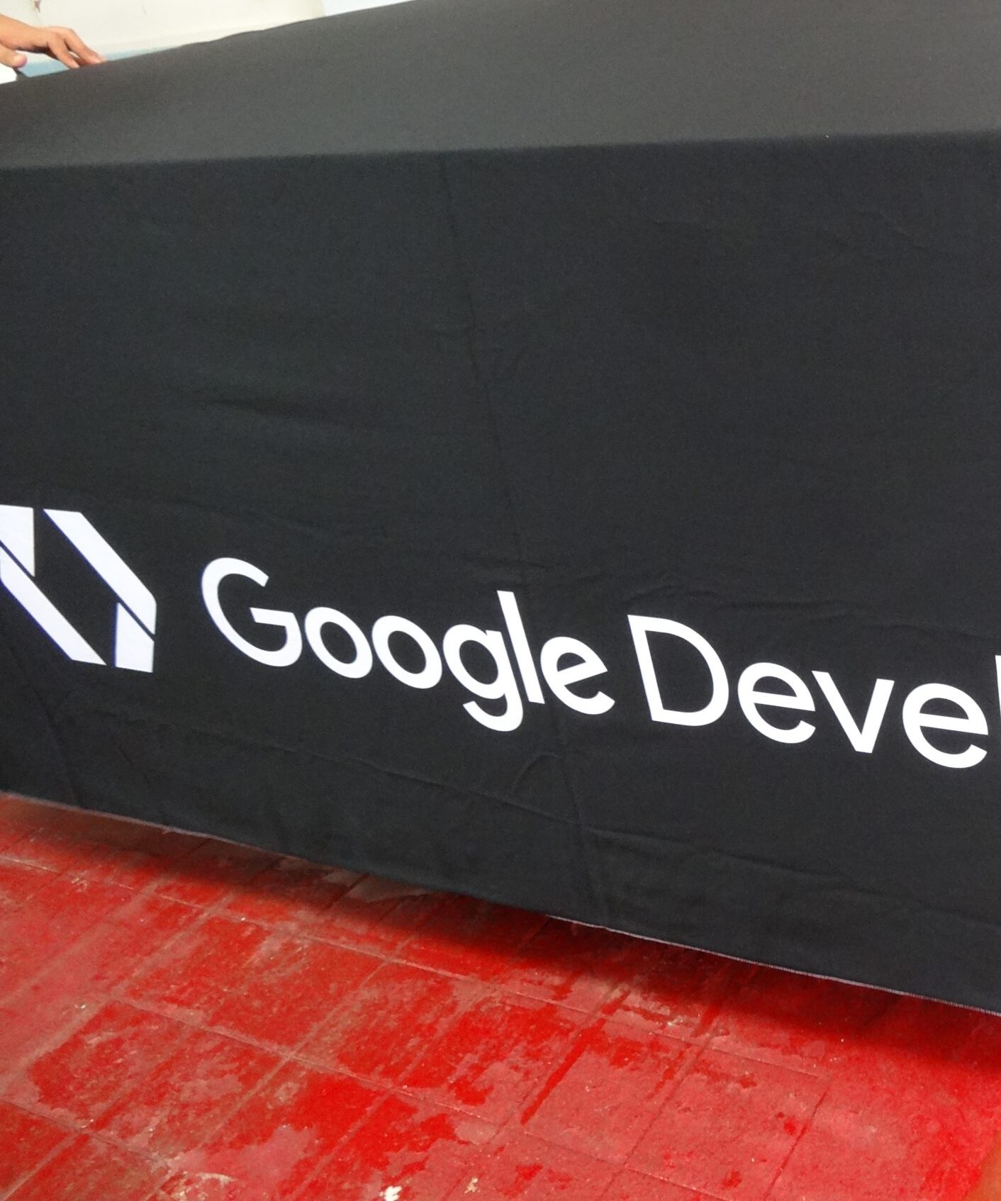 google developers table throws gogi signs