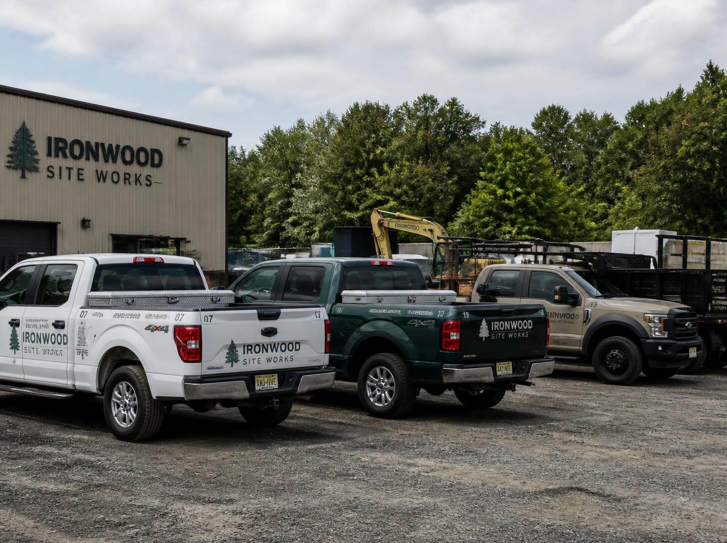 Pickup truck lettering