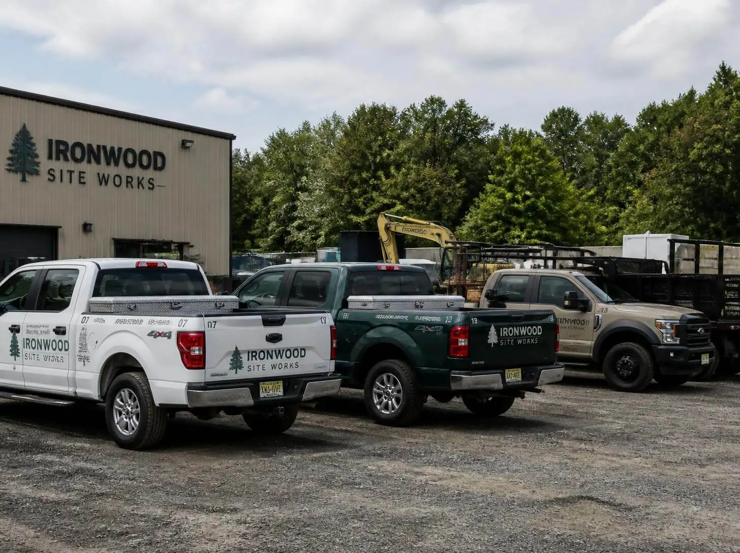 Pickup truck lettering